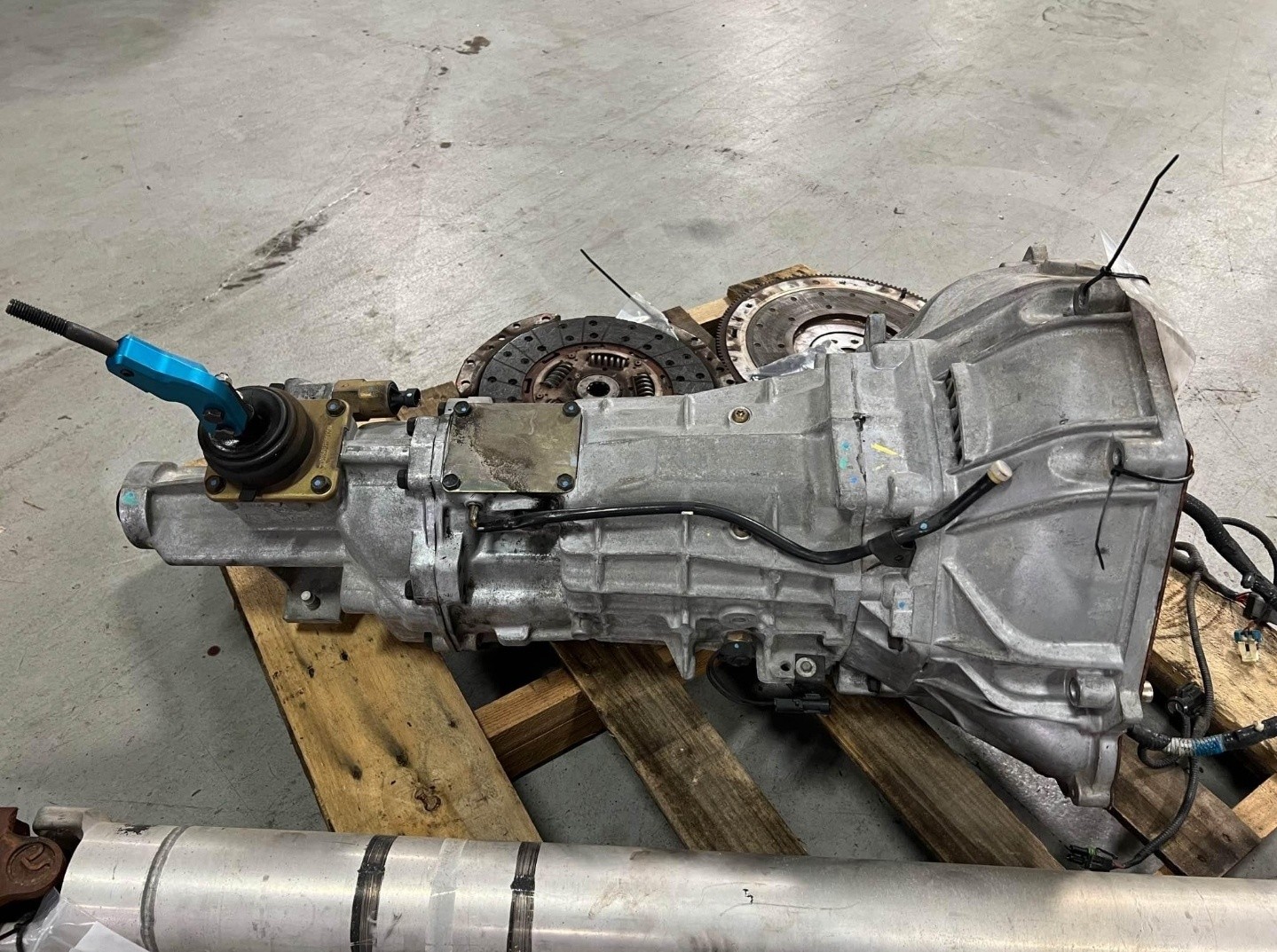 2004 ford mustang svt cobra engine complete pan to blower, complete tremec t56 6 speed transmission, gas tank assembly 2004 ford mustang svt cobra engine complete pan to blower, complete tremec t56 6 speed transmission, gas tank assembly